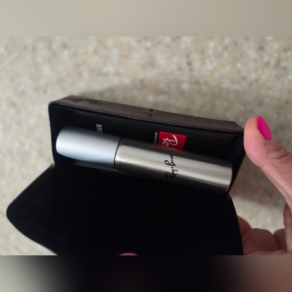 Ray-Ban Eyewear Cleaning Kit